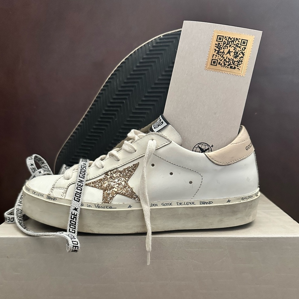 Golden Goose Off-White Leather Low-Top with Gold Glitter Star